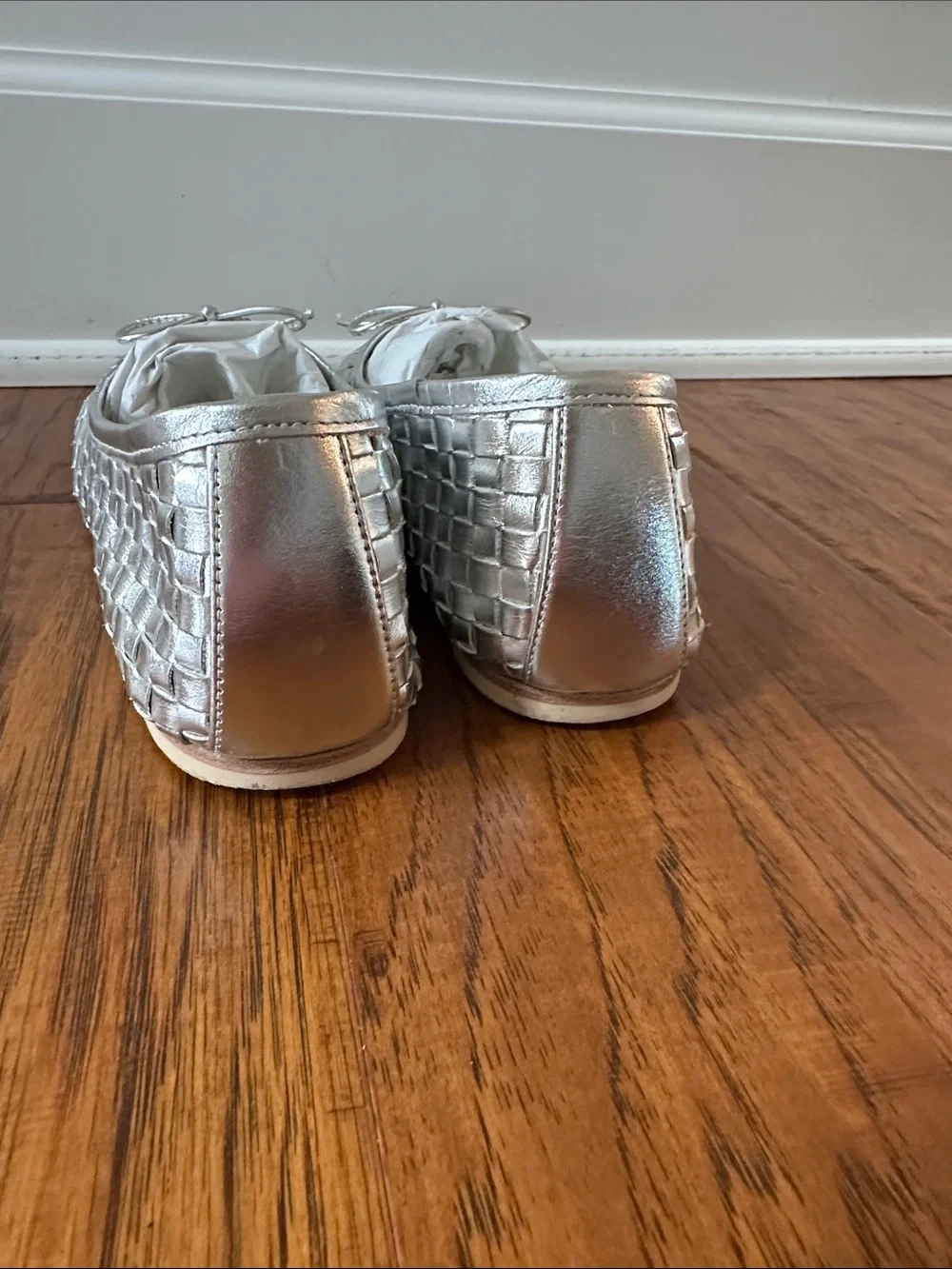 Freda Salvador Jada Silver Woven Leather Flats sz 8